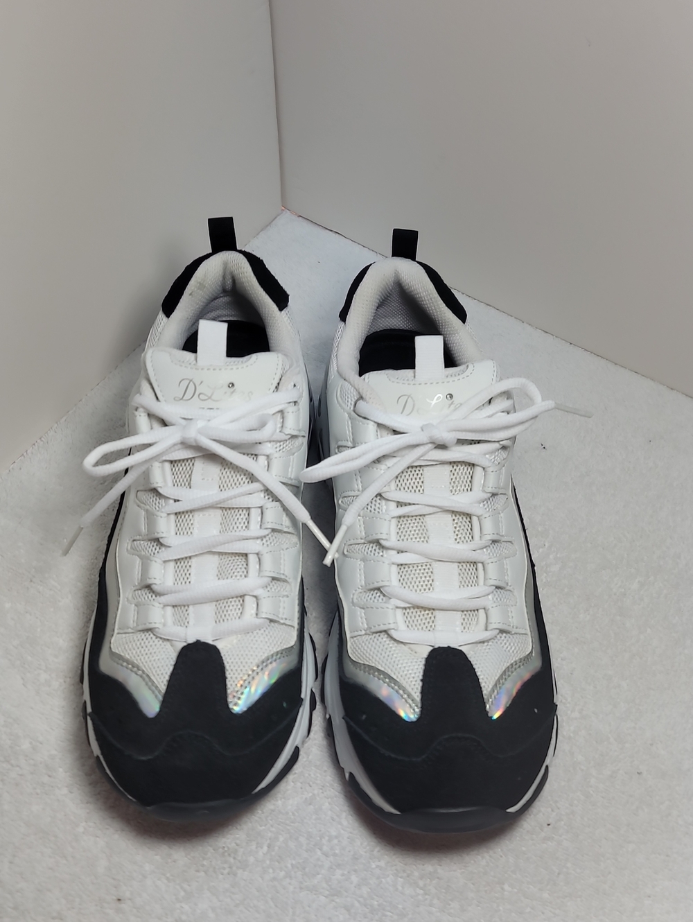Skechers Womens White and Black Chunky Lace-Up Sneakers Size 12 NWOT. 303